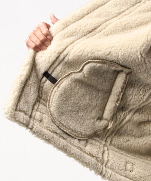 Alpha Industries（アルファインダストリーズ）の「【ALPHA】「B-3」 フェイクムートンフライトジャケット（ブルゾン・メンズ・ダークブラウン・M/L/XL）」の4枚目の写真