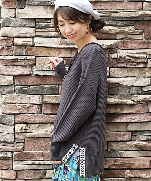 チチカカ(チチカカ)の「ガーターヘンリーニットプルオーバー(Tシャツ/カットソー・レディース・チャコールグレー/ベージュ/アイボリー・FREE)」の18枚目の写真