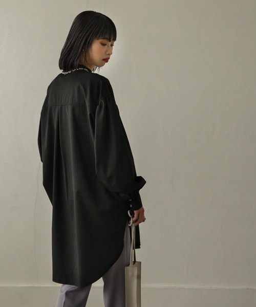 Chillfar（チルファー）の「ボリュームスリーブオーバーサイズシャツ（シャツ/ブラウス・レディース・ホワイト/チャコール/ベージュ/ブラウン/ブラック・FREE）」の14枚目の写真