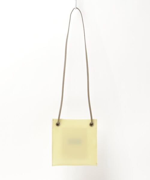 COMMUNITY MILL（コミュニティ ミル）の「HAVEFUN ELVA PVC ostrich（ショルダーバッグ・レディース・イエロー/ホワイト・ONE SIZE）」の2枚目の写真