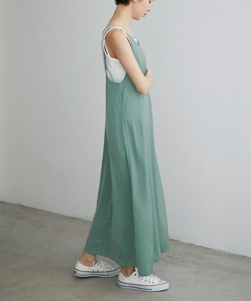 BONLECILL（ボンルシール）の「ヴィンテージサテンバックボタンデザイン レトロキャミワンピース（ワンピース・レディース・グリーン/イエロー/チャコール/オフホワイト/グレー・FREE）」の10枚目の写真