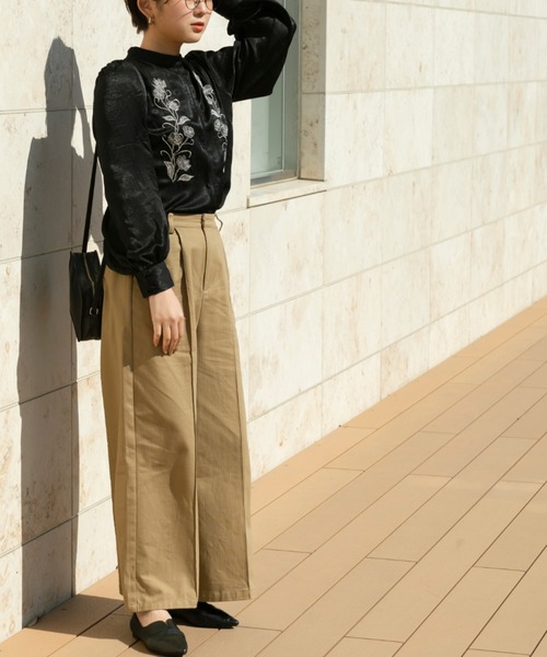 Ambre Neige（アンブルネージュ）の「パフスリーブ刺繍ブラウス／【WEB/EC限定商品】（シャツ/ブラウス・レディース・ブラック/アイボリー/ライトブラウン・FREE）」の6枚目の写真