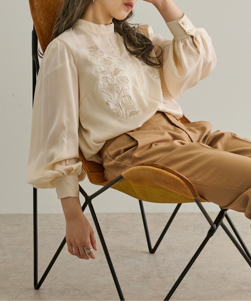 Ambre Neige（アンブルネージュ）の「パフスリーブ刺繍ブラウス／【WEB/EC限定商品】（シャツ/ブラウス・レディース・ブラック/アイボリー/ライトブラウン・FREE）」の10枚目の写真