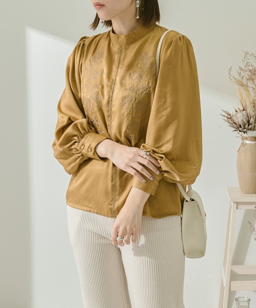 Ambre Neige（アンブルネージュ）の「パフスリーブ刺繍ブラウス／【WEB/EC限定商品】（シャツ/ブラウス・レディース・ブラック/アイボリー/ライトブラウン・FREE）」の7枚目の写真