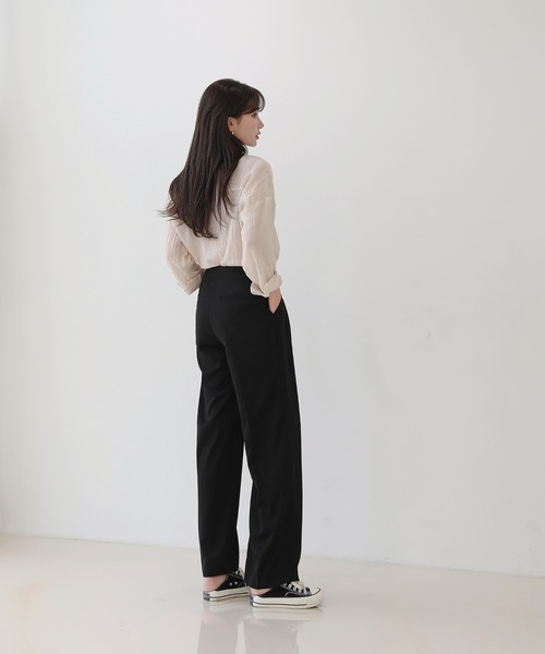 by muni:r（バイ ムニール）の「さらさらハイウエスト ワイド ピンタック ロング スラックス（スラックス・レディース・ベージュ/ブラック/ブルー・MEDIUM/SMALL）」の4枚目の写真