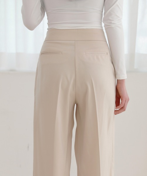 by muni:r（バイ ムニール）の「さらさらハイウエスト ワイド ピンタック ロング スラックス（スラックス・レディース・ベージュ/ブラック/ブルー・MEDIUM/SMALL）」の12枚目の写真