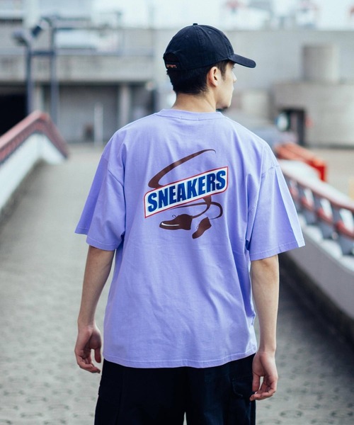 Ressaca(レサーカ)の「オーバーサイズ パロディロゴプリント 半袖ビッグTee(Tシャツ/カットソー・メンズ・ブラック/パープル/オフホワイト/サックスブルー/グリーン/ホワイト系その他/ブラック系その他/ベージュ系その他/グリーン系その他/ブルー系その他/パープル系その他/グレイッシュベージュ・S/M/L)」の11枚目の写真