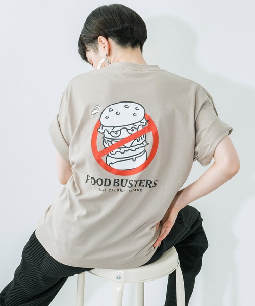 Ressaca(レサーカ)の「オーバーサイズ パロディロゴプリント 半袖ビッグTee(Tシャツ/カットソー・メンズ・ブラック/パープル/オフホワイト/サックスブルー/グリーン/ホワイト系その他/ブラック系その他/ベージュ系その他/グリーン系その他/ブルー系その他/パープル系その他/グレイッシュベージュ・S/M/L)」の6枚目の写真