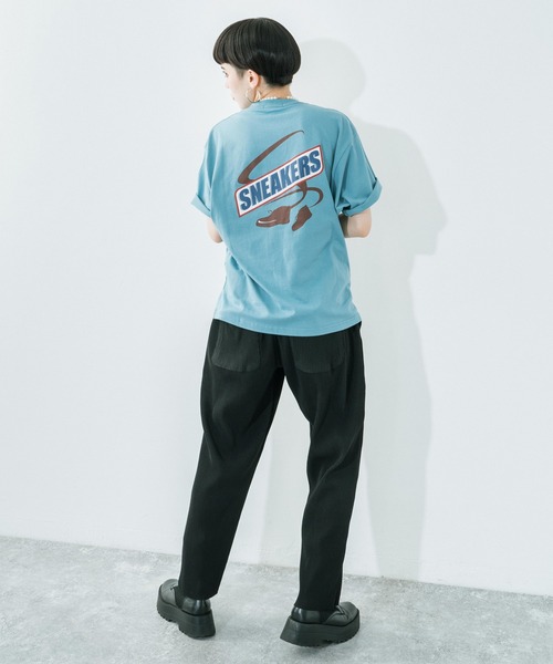 Ressaca(レサーカ)の「オーバーサイズ パロディロゴプリント 半袖ビッグTee(Tシャツ/カットソー・メンズ・ブラック/パープル/オフホワイト/サックスブルー/グリーン/ホワイト系その他/ブラック系その他/ベージュ系その他/グリーン系その他/ブルー系その他/パープル系その他/グレイッシュベージュ・S/M/L)」の16枚目の写真