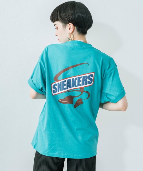 Ressaca(レサーカ)の「オーバーサイズ パロディロゴプリント 半袖ビッグTee(Tシャツ/カットソー・メンズ・ブラック/パープル/オフホワイト/サックスブルー/グリーン/ホワイト系その他/ブラック系その他/ベージュ系その他/グリーン系その他/ブルー系その他/パープル系その他/グレイッシュベージュ・S/M/L)」の17枚目の写真