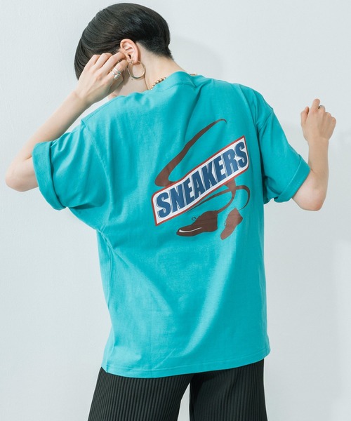 Ressaca(レサーカ)の「オーバーサイズ パロディロゴプリント 半袖ビッグTee(Tシャツ/カットソー・メンズ・ブラック/パープル/オフホワイト/サックスブルー/グリーン/ホワイト系その他/ブラック系その他/ベージュ系その他/グリーン系その他/ブルー系その他/パープル系その他/グレイッシュベージュ・S/M/L)」の18枚目の写真