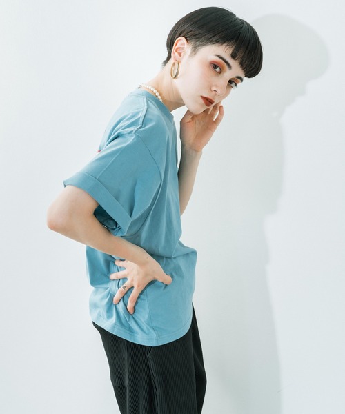 Ressaca(レサーカ)の「オーバーサイズ パロディロゴプリント 半袖ビッグTee(Tシャツ/カットソー・メンズ・ブラック/パープル/オフホワイト/サックスブルー/グリーン/ホワイト系その他/ブラック系その他/ベージュ系その他/グリーン系その他/ブルー系その他/パープル系その他/グレイッシュベージュ・S/M/L)」の13枚目の写真