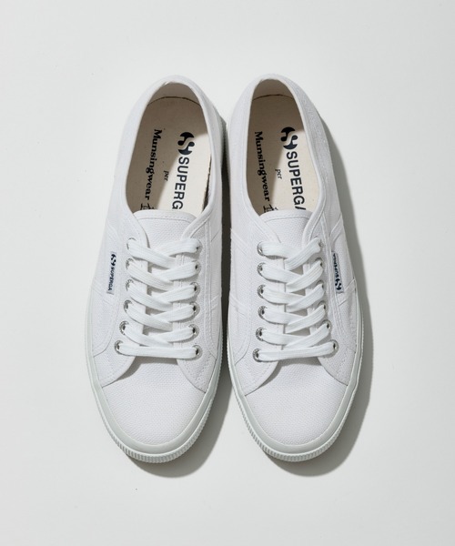 Munsingwear Grand-Slam（マンシングウェア　グランドスラム）の「SUPERGA×Munsingwear　コラボレーションスニーカー（スニーカー・メンズ・ホワイト×ネイビー・36/41/38/37/40/39/43/35/42/44）」の3枚目の写真
