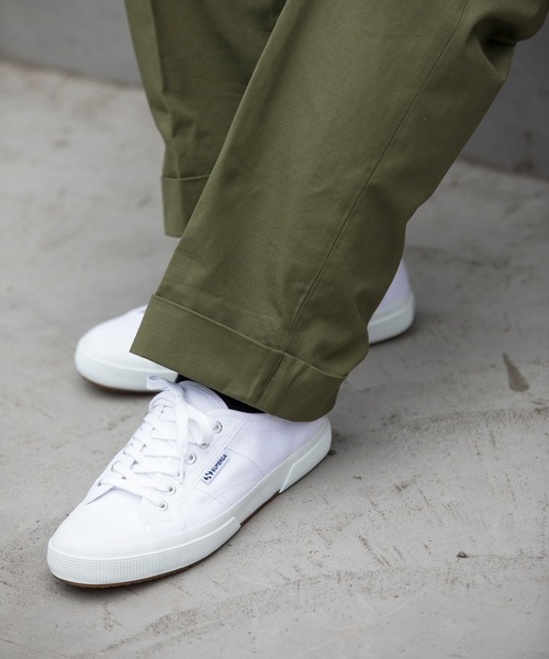 Munsingwear Grand-Slam（マンシングウェア　グランドスラム）の「SUPERGA×Munsingwear　コラボレーションスニーカー（スニーカー・メンズ・ホワイト×ネイビー・36/41/38/37/40/39/43/35/42/44）」の12枚目の写真