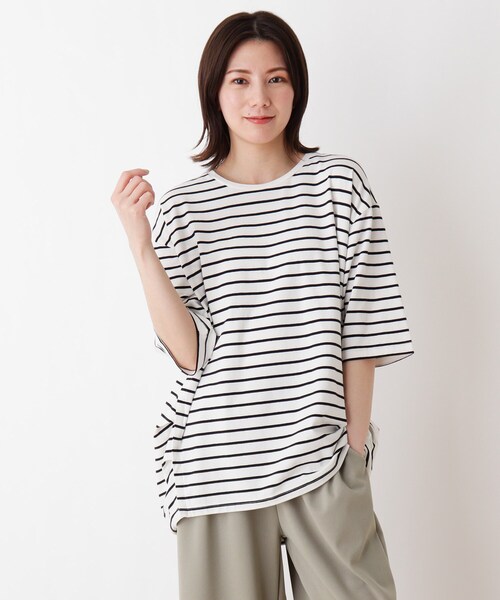 SHOO・LA・RUE（シューラルー）の「◆SUPIMAコットンサイドタックプルオーバー（Tシャツ/カットソー・レディース・ホワイト系/ブラック/ライトグリーン/ピンク系/ベージュ系2/ホワイト系その他3・03/04/02）」の2枚目の写真