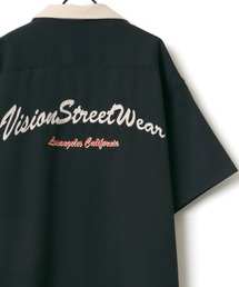 VISION STREET WEAR（ヴィジョンストリートウェア）の「VISION STREET WEAR/ヴィジョンストリートウエア バックプリントサテンワッペン チェーンステッチ刺繍 クレリック オーバーサイズシャツ（シャツ/ブラウス・メンズ）」