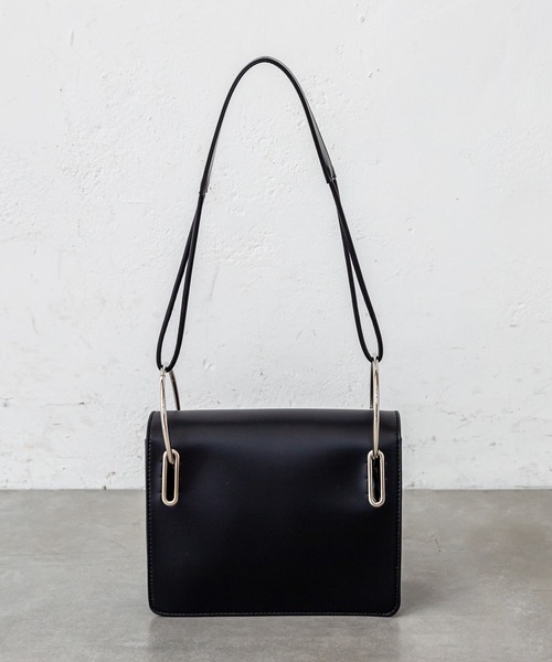 loti(ロティ)の「WEB限定 loti リングフラップショルダー(ショルダーバッグ・レディース・ブラック/アイボリー・FREE)」の8枚目の写真