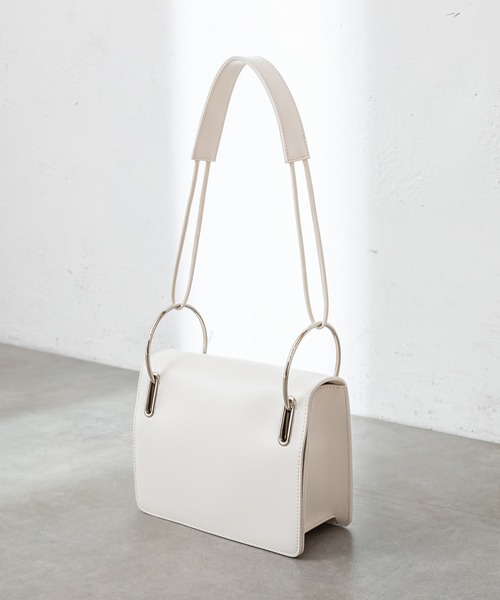 loti(ロティ)の「WEB限定 loti リングフラップショルダー(ショルダーバッグ・レディース・ブラック/アイボリー・FREE)」の15枚目の写真