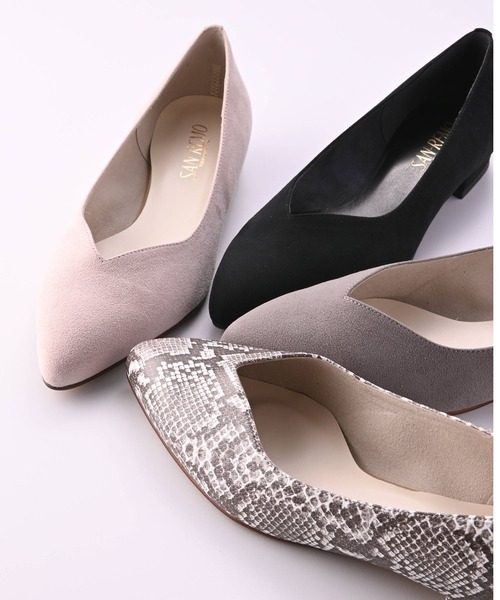 神戸シューズ（コウベシューズ）の「SAN-REMO 1.5㎝ヒールVカットパンプス（パンプス・レディース・ブラック/ベージュ/グレイッシュベージュ/パイソン・22/22.5/23/23.5/24/24.5）」の13枚目の写真