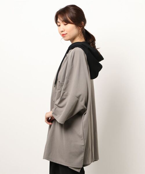 Bling Leads（ブリングリーズ）の「/Bling leads/梨地フードポンチョ配色半袖シャツ（シャツ/ブラウス・レディース・ブラック/グレイッシュベージュ/ブラウン/グレイッシュブルー・LARGE/MEDIUM）」の5枚目の写真