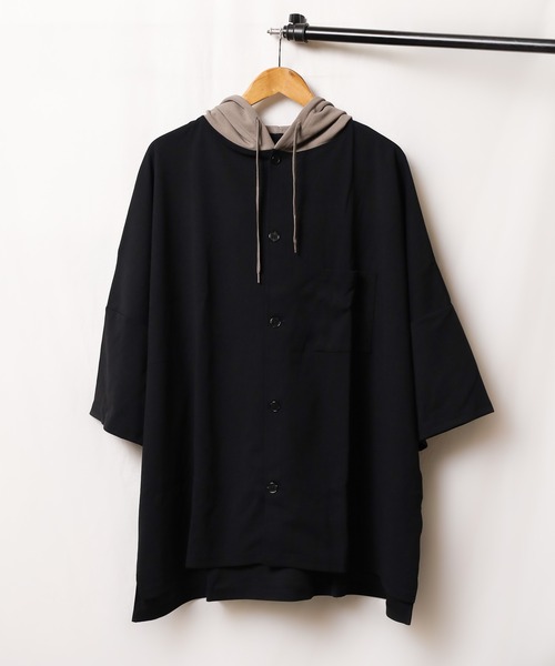 Bling Leads（ブリングリーズ）の「/Bling leads/梨地フードポンチョ配色半袖シャツ（シャツ/ブラウス・レディース・ブラック/グレイッシュベージュ/ブラウン/グレイッシュブルー・LARGE/MEDIUM）」の17枚目の写真