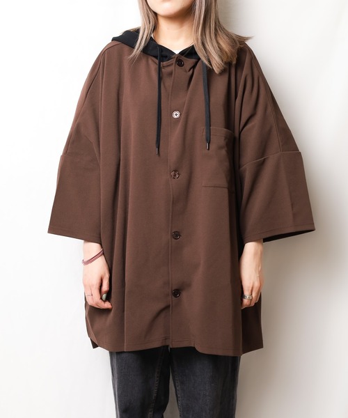 Bling Leads（ブリングリーズ）の「/Bling leads/梨地フードポンチョ配色半袖シャツ（シャツ/ブラウス・レディース・ブラック/グレイッシュベージュ/ブラウン/グレイッシュブルー・LARGE/MEDIUM）」の8枚目の写真