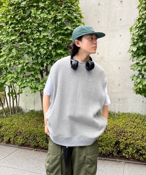 WHO'S WHO gallery（フーズフーギャラリー）の「【KOOKY'N/クーキー】ワッフルベスト（ベスト・メンズ・ブラック/ネイビー/杢グレー・FREE）」の10枚目の写真