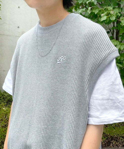 WHO'S WHO gallery（フーズフーギャラリー）の「【KOOKY'N/クーキー】ワッフルベスト（ベスト・メンズ・ブラック/ネイビー/杢グレー・FREE）」の7枚目の写真