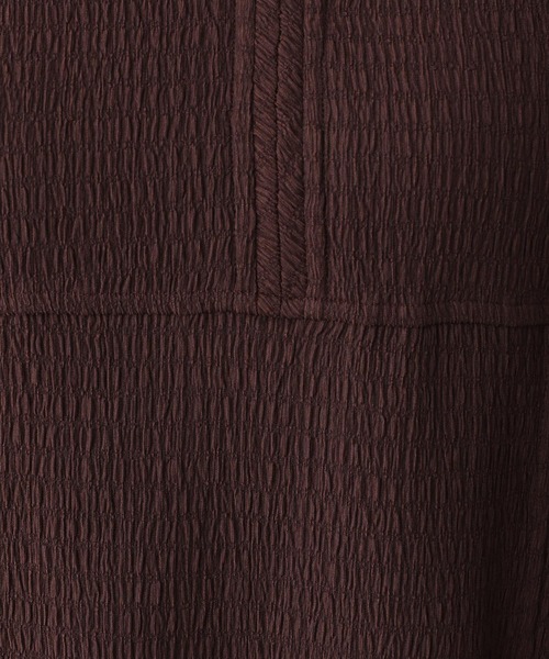 e/rm（イーアールエム）の「e/rm　テクスチャーパフ袖Vネックワンピース＿長袖　228658（ワンピース・レディース・ブラック/ブラウン/イエロー系その他3/ベージュ/ブラック系その他2/ライトブルー・FREE）」の22枚目の写真