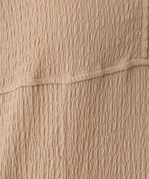 e/rm（イーアールエム）の「e/rm　テクスチャーパフ袖Vネックワンピース＿長袖　228658（ワンピース・レディース・ブラック/ブラウン/イエロー系その他3/ベージュ/ブラック系その他2/ライトブルー・FREE）」の16枚目の写真