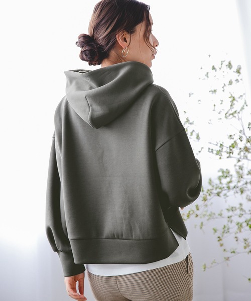 mysty woman（ミスティウーマン）の「【天然アロマサシェ付き】ショートダンボールフーディ 235303（パーカー・レディース・オフホワイト/ライトグリーン/モカ/チャコール・FREE）」の3枚目の写真