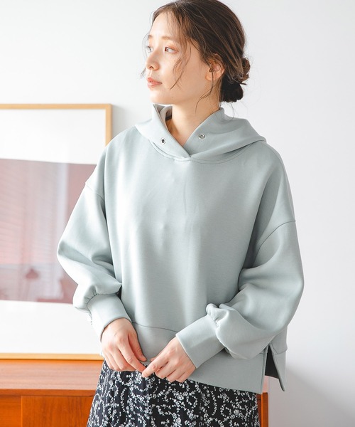 mysty woman（ミスティウーマン）の「【天然アロマサシェ付き】ショートダンボールフーディ 235303（パーカー・レディース・オフホワイト/ライトグリーン/モカ/チャコール・FREE）」の4枚目の写真