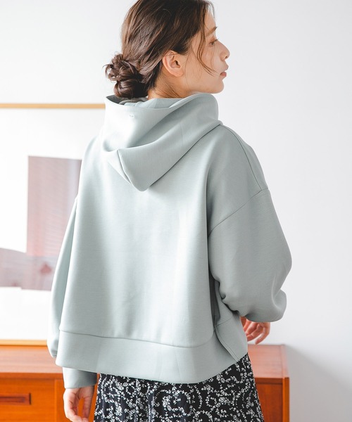 mysty woman（ミスティウーマン）の「【天然アロマサシェ付き】ショートダンボールフーディ 235303（パーカー・レディース・オフホワイト/ライトグリーン/モカ/チャコール・FREE）」の11枚目の写真