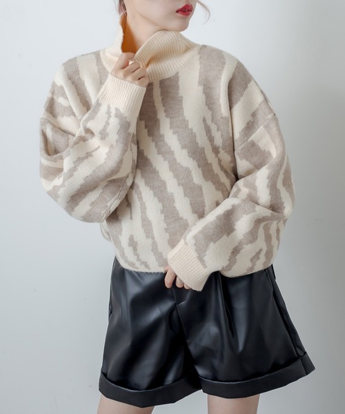 RASVOA（ラスボア）の「ゼブラジャガードクロップドニット（ニット/セーター・レディース・アイボリー/モカ/ベージュ・FREE）」の3枚目の写真