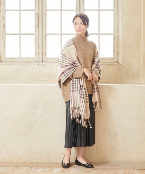 menue(メヌエ)の「アニマルバックル×スクエアトゥパンプス(パンプス・レディース・グレイッシュベージュ/ベージュ/ブラック/アイボリー・23.0cm/23.5cm/24.0cm/24.5cm/25.0cm/21.5cm/22.0cm/22.5cm/25.5cm)」の9枚目の写真