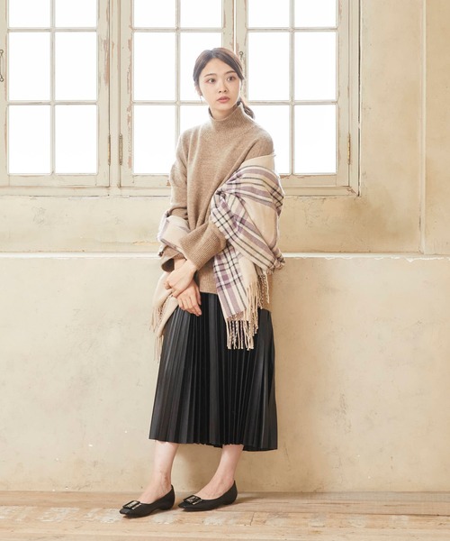 menue(メヌエ)の「アニマルバックル×スクエアトゥパンプス(パンプス・レディース・グレイッシュベージュ/ベージュ/ブラック/アイボリー・23.0cm/23.5cm/24.0cm/24.5cm/25.0cm/21.5cm/22.0cm/22.5cm/25.5cm)」の6枚目の写真