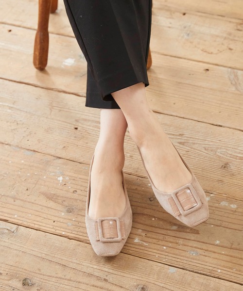 menue(メヌエ)の「アニマルバックル×スクエアトゥパンプス(パンプス・レディース・グレイッシュベージュ/ベージュ/ブラック/アイボリー・23.0cm/23.5cm/24.0cm/24.5cm/25.0cm/21.5cm/22.0cm/22.5cm/25.5cm)」の7枚目の写真