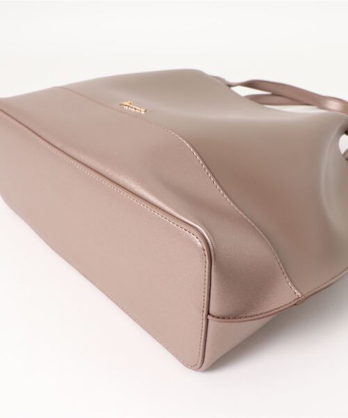 SAC(サック)の「A4仕切りポケットトートトートバッグ SAC unit(トートバッグ・レディース・ベージュ/ダークベージュ/ネイビー・FREE)」の5枚目の写真