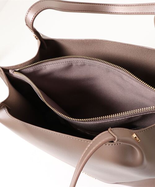 SAC(サック)の「A4仕切りポケットトートトートバッグ SAC unit(トートバッグ・レディース・ベージュ/ダークベージュ/ネイビー・FREE)」の4枚目の写真