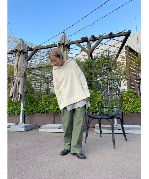 BLACK BY MOUSSY（ブラックバイマウジー）の「side slit pk(サイドスリットパーカー）（パーカー・レディース・ホワイト/ブラック/マジェンタ/キャメル・FREE）」の18枚目の写真