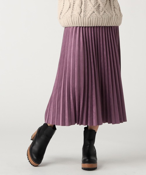 CECIL McBEE(セシルマクビー)の「スエードポンチプリーツスカート(スカート・レディース・グレイッシュベージュ/パープル/アイボリー・LARGE/MEDIUM)」の1枚目の写真