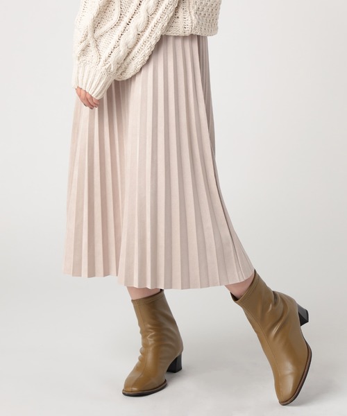 CECIL McBEE(セシルマクビー)の「スエードポンチプリーツスカート(スカート・レディース・グレイッシュベージュ/パープル/アイボリー・LARGE/MEDIUM)」の2枚目の写真