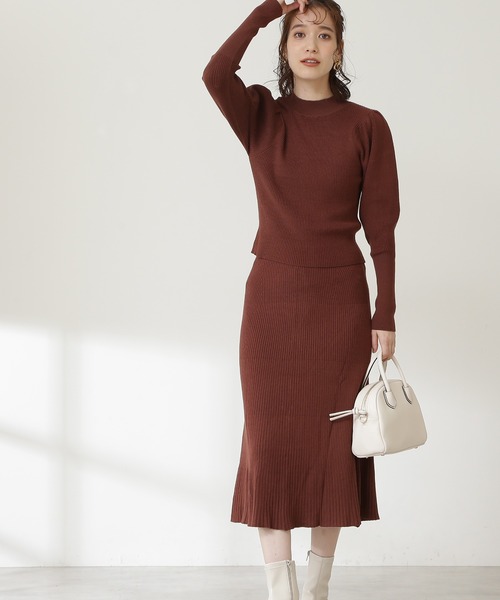 N.（N. Natural Beauty Basic）（エヌエヌナチュラルビューティーベーシック）の「◆ボトルネックパワーショルダーニットセットアップ（ワンピース・レディース・モカ/グリーン/クリーム・MEDIUM）」の2枚目の写真