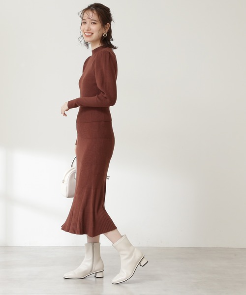 N.（N. Natural Beauty Basic）（エヌエヌナチュラルビューティーベーシック）の「◆ボトルネックパワーショルダーニットセットアップ（ワンピース・レディース・モカ/グリーン/クリーム・MEDIUM）」の5枚目の写真