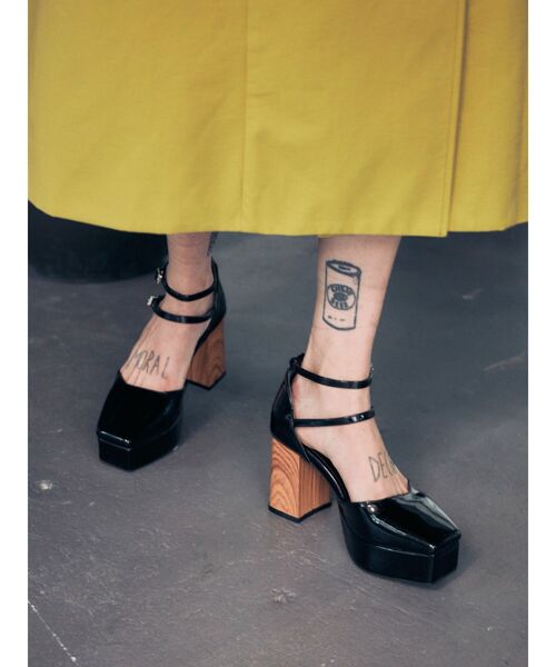 EVRIS（エヴリス）の「ダブルストラップウッドヒールシューズ（パンプス・レディース・グリーン/ブラック・LARGE/SMALL/MEDIUM）」の6枚目の写真