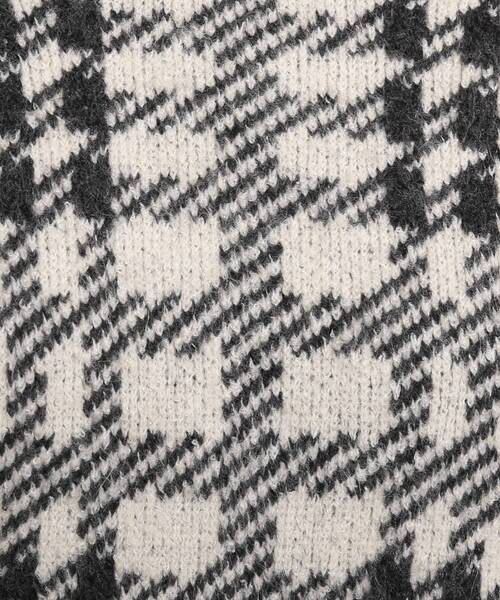 SHOO・LA・RUE（シューラルー）の「◆ふわふわ素材が可愛い！チェック柄ゆったりニット（ニット/セーター・レディース・ホワイト系その他2/サックスブルー系1/ブラック系1・00）」の17枚目の写真