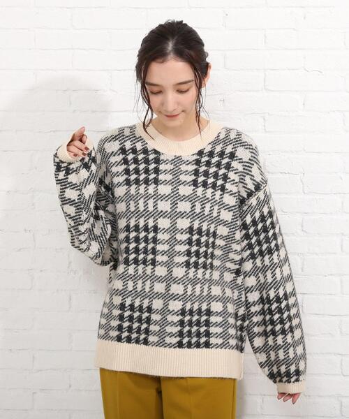 SHOO・LA・RUE（シューラルー）の「◆ふわふわ素材が可愛い！チェック柄ゆったりニット（ニット/セーター・レディース・ホワイト系その他2/サックスブルー系1/ブラック系1・00）」の11枚目の写真