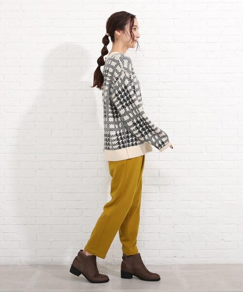 SHOO・LA・RUE（シューラルー）の「◆ふわふわ素材が可愛い！チェック柄ゆったりニット（ニット/セーター・レディース・ホワイト系その他2/サックスブルー系1/ブラック系1・00）」の5枚目の写真