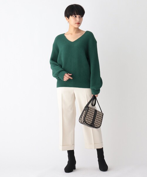 AG by aquagirl(エージーバイアクアガール)の「◆ミニナイロンフェザーVネックニット【WEB限定サイズ】(ニット/セーター・レディース・オフホワイト/ブラウン系/ダークグリーン/グレー・40/38/36)」の21枚目の写真