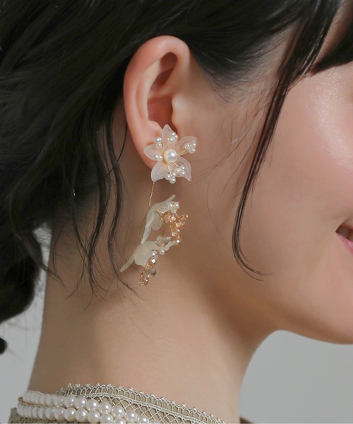 Kana（カナ）の「フラワーモチーフ ゴージャス 結婚式 お呼ばれ ピアス